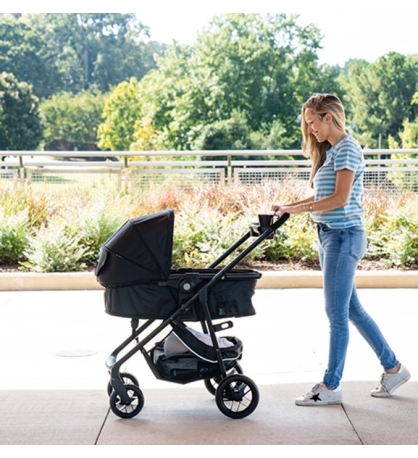 Grow and Go™ Flex 8-in-1 Travel System